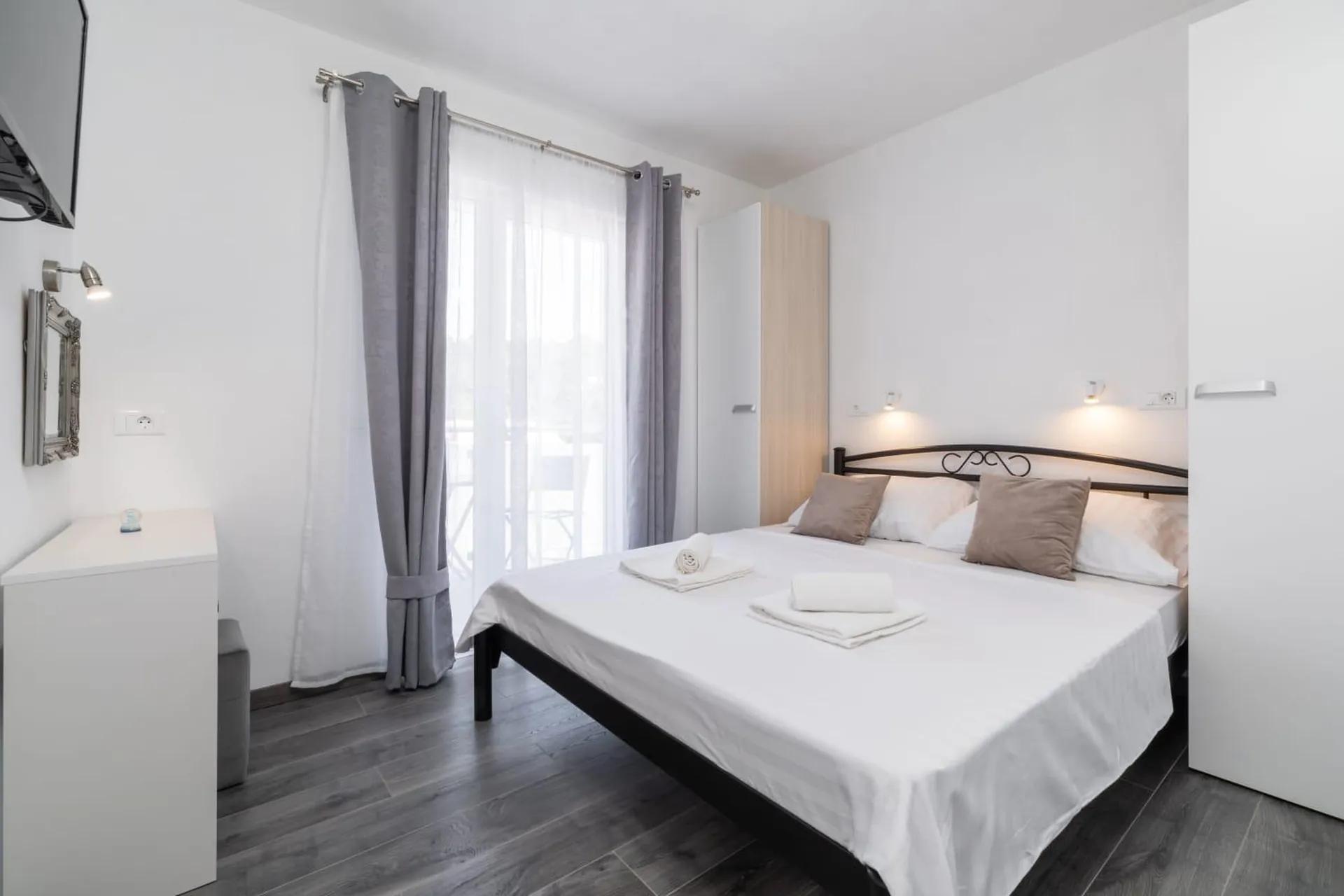 MALOA One bedroom apartment photo