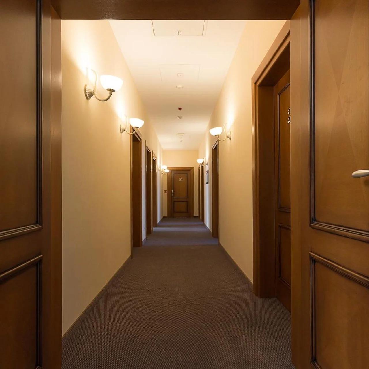 Hotel Maroon photo