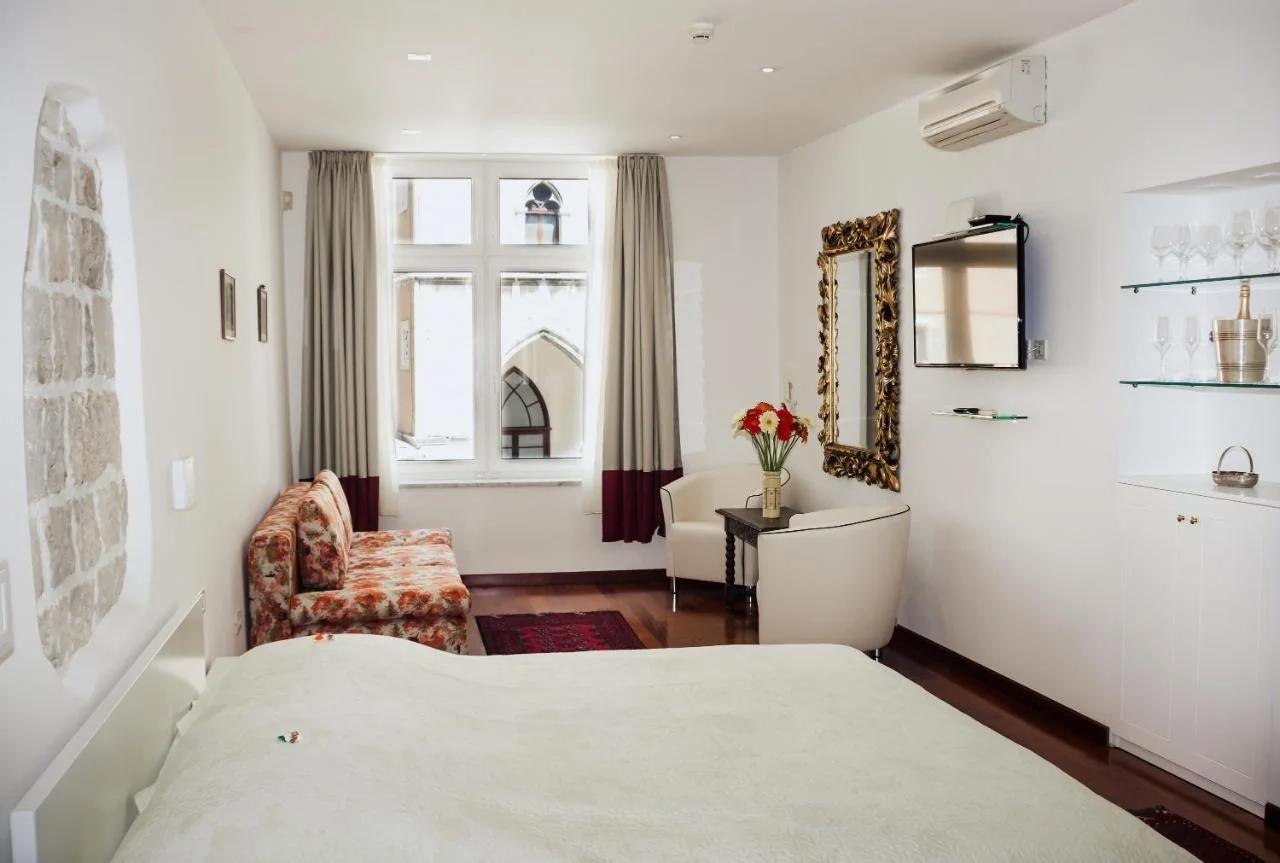 Old Square Studio Apartment photo