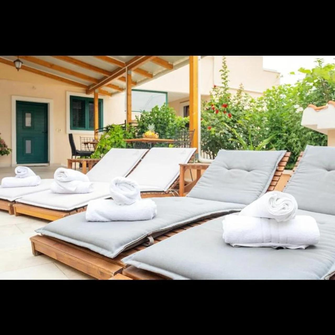 Apartments Ante 1 Hvar center, pool photo