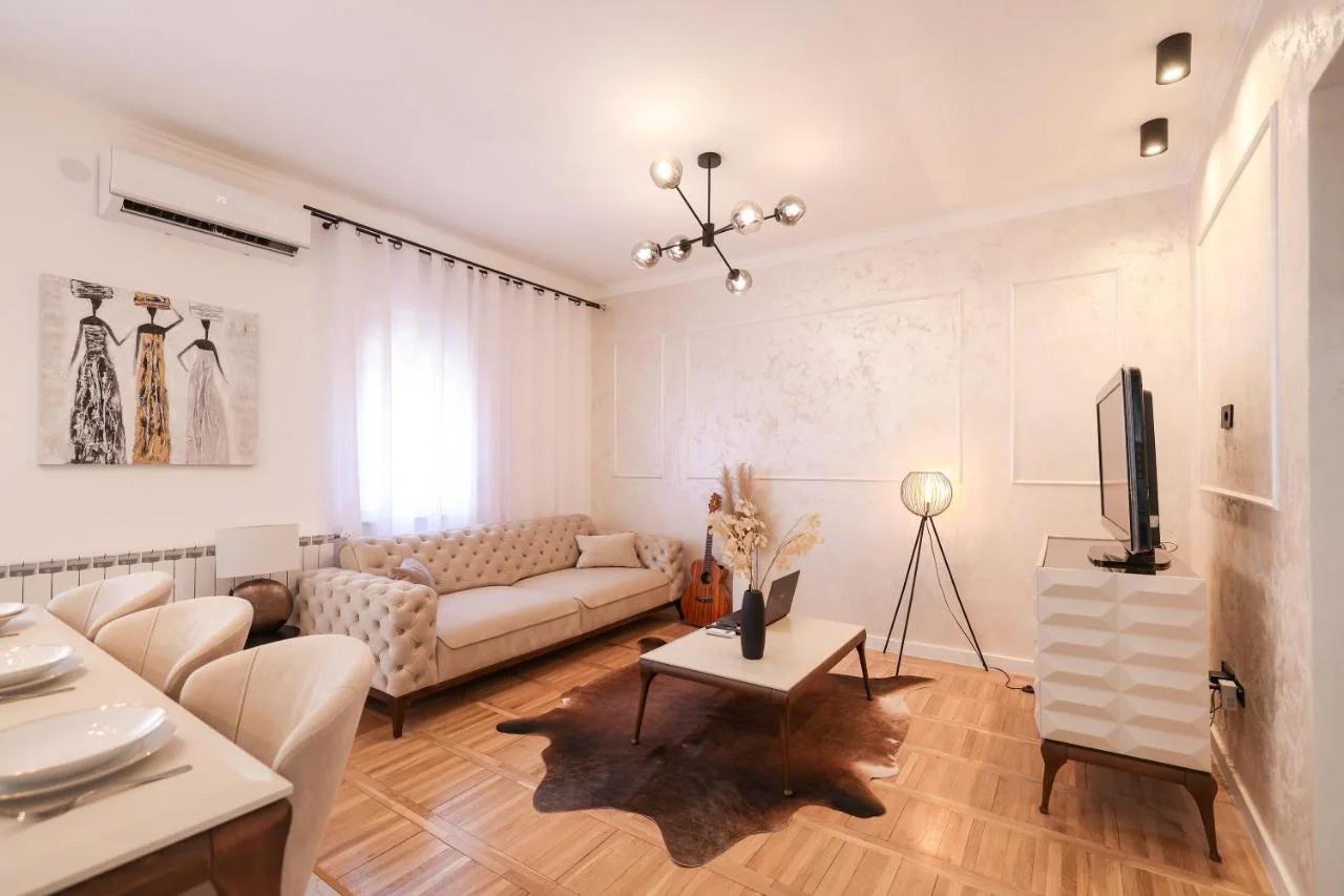 Oscar & Leo Apartments photo