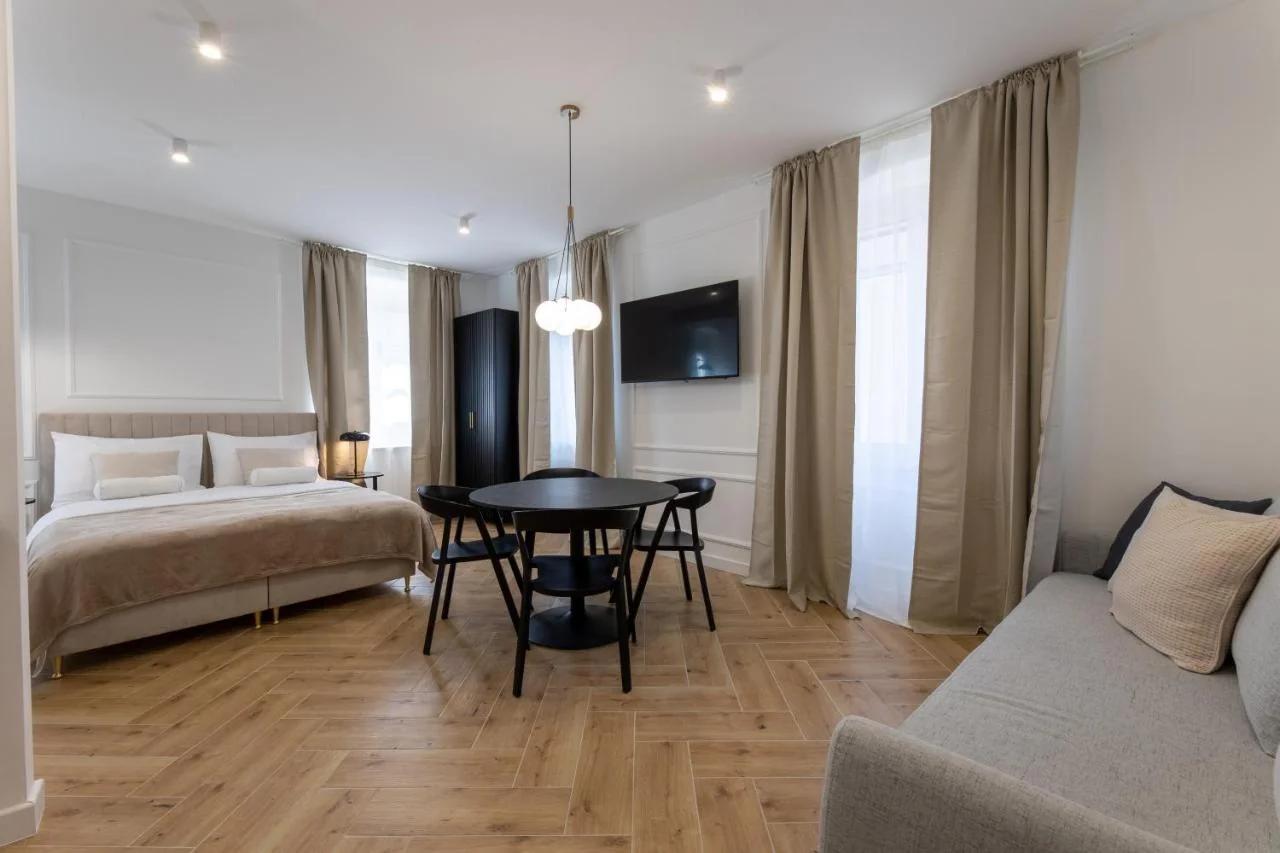 Palace Luxury Suites photo