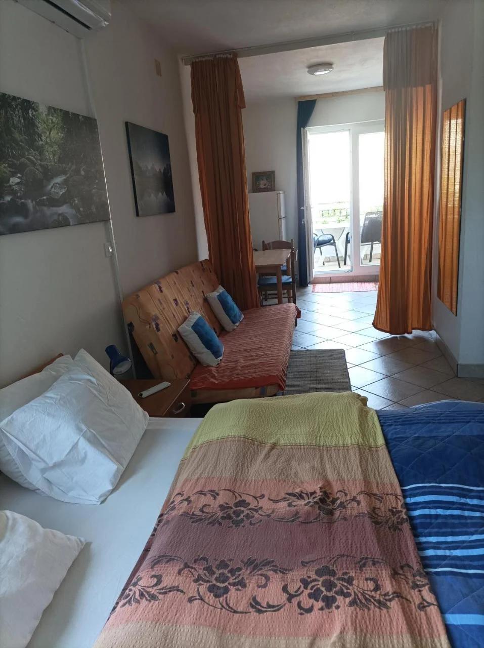 Rooms & Apartment Hegic with parking foto