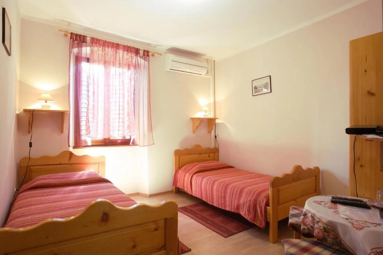 Rooms Sara photo