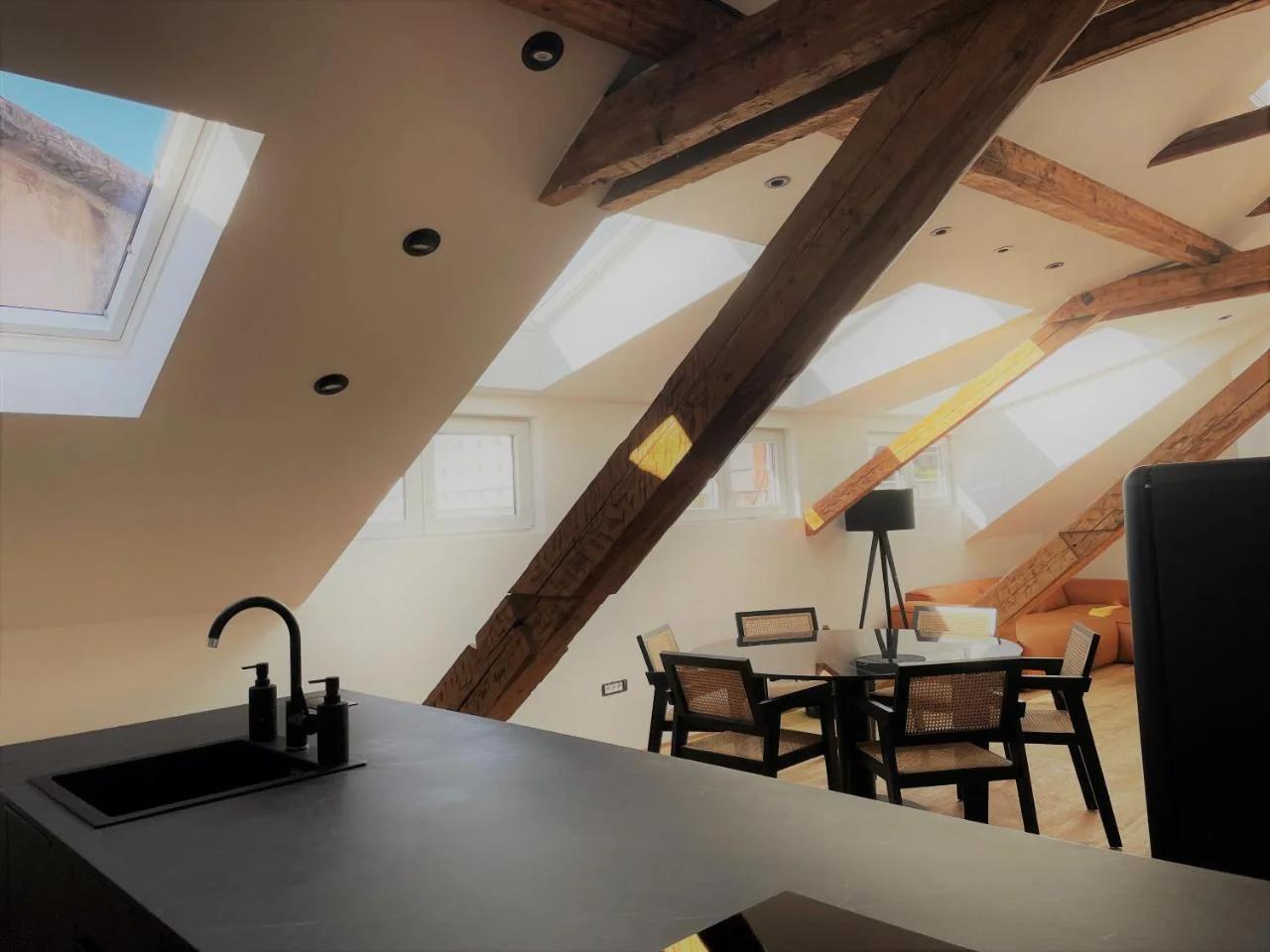 Split Rooftop Loft photo
