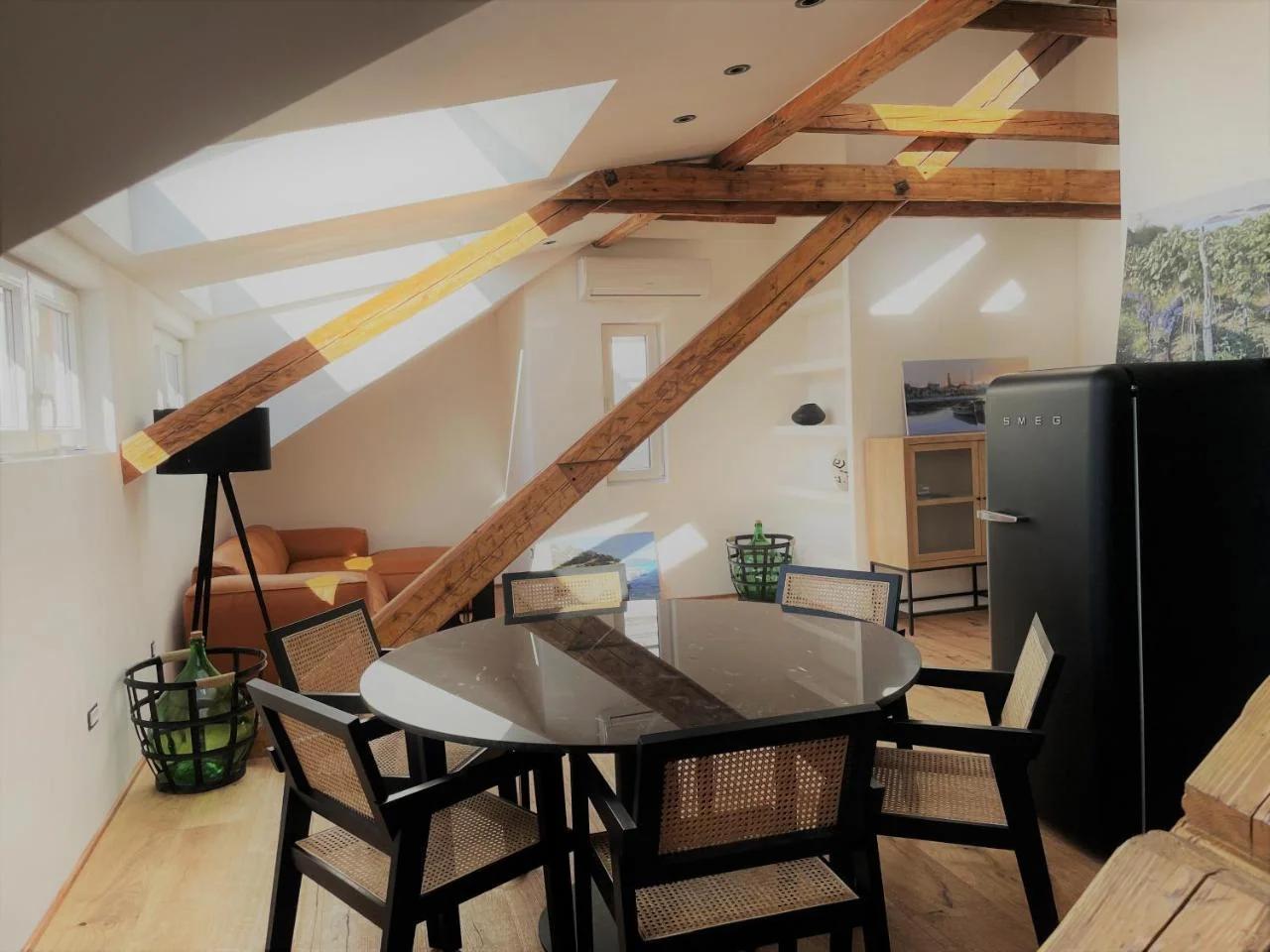 Split Rooftop Loft photo