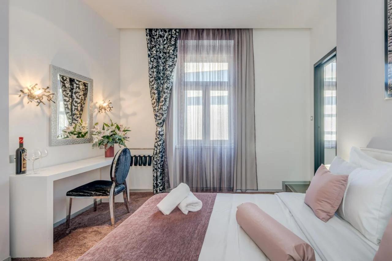 Starlight Luxury Rooms foto