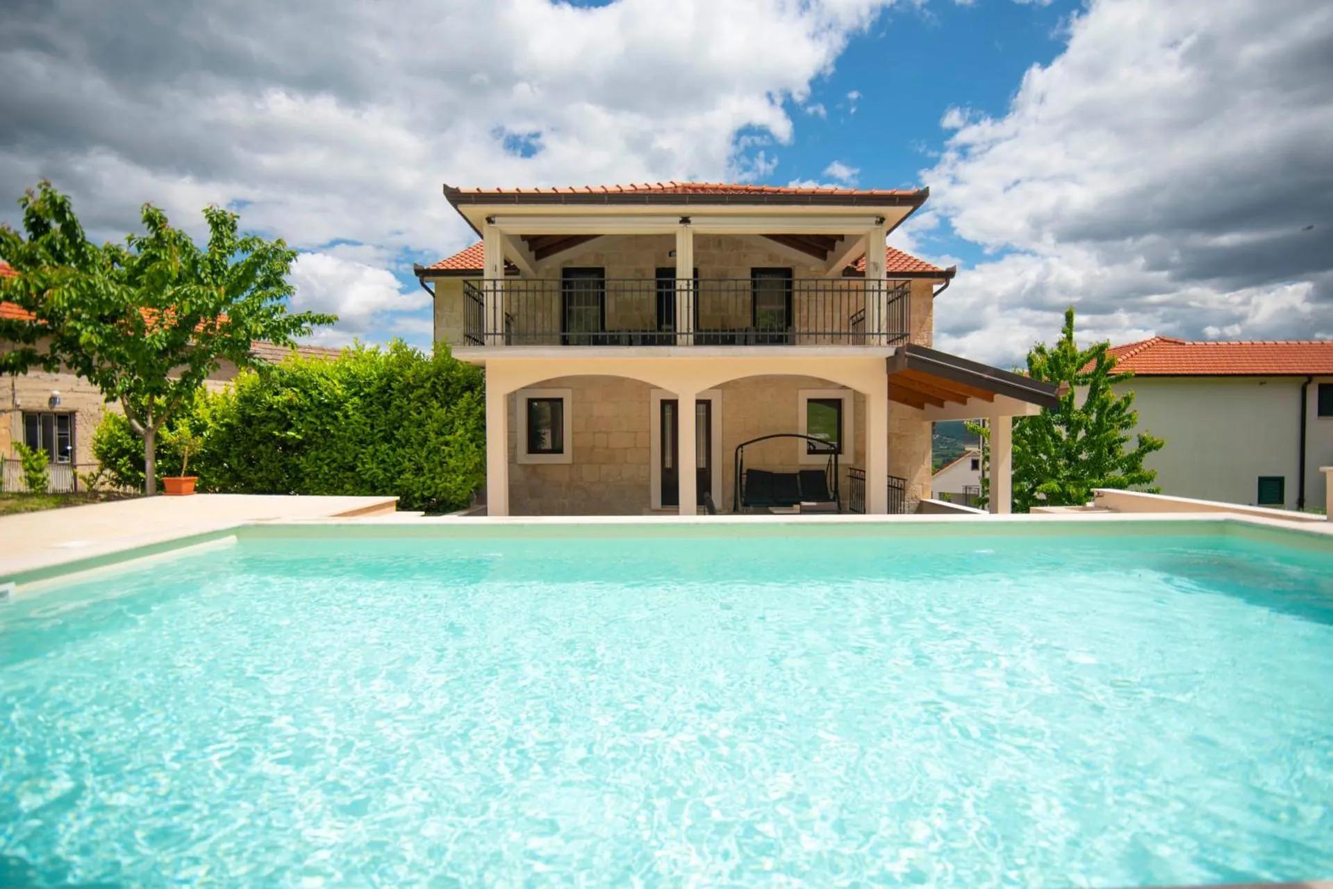 Stone house with 4 bedrooms and beautiful view photo