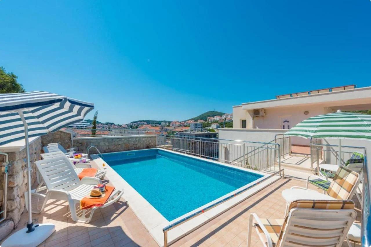 Villa Borna Apartments with Free Parking photo