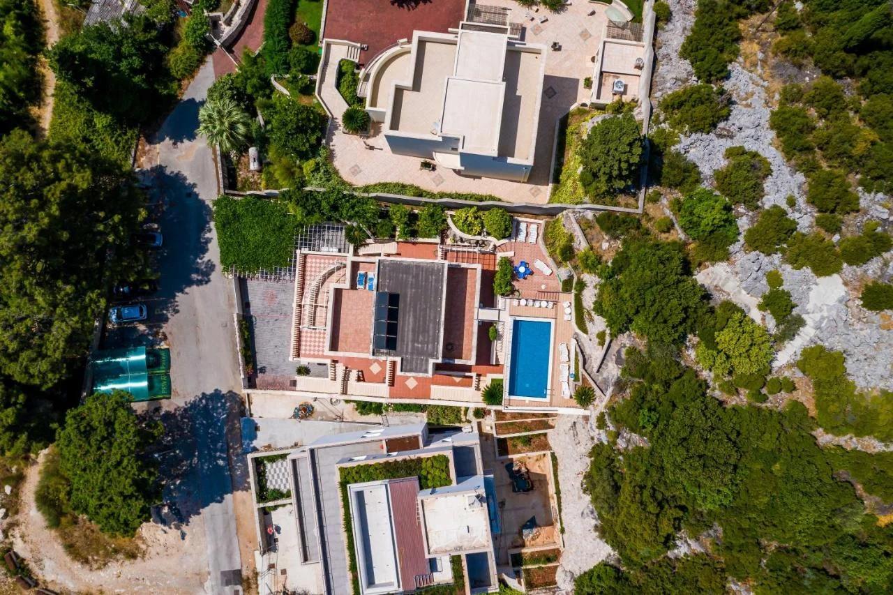 Villa Borna Apartments with Free Parking photo