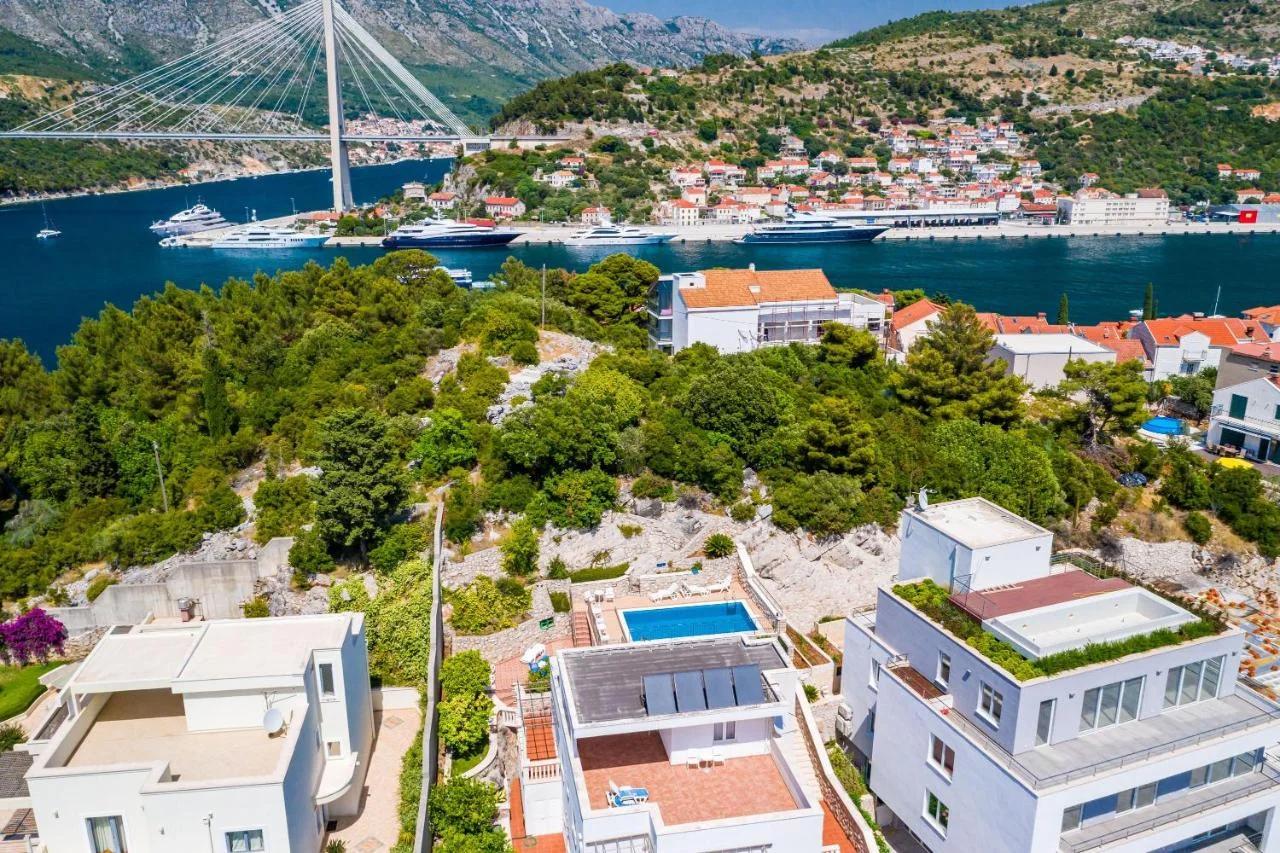 Villa Borna Apartments with Free Parking photo