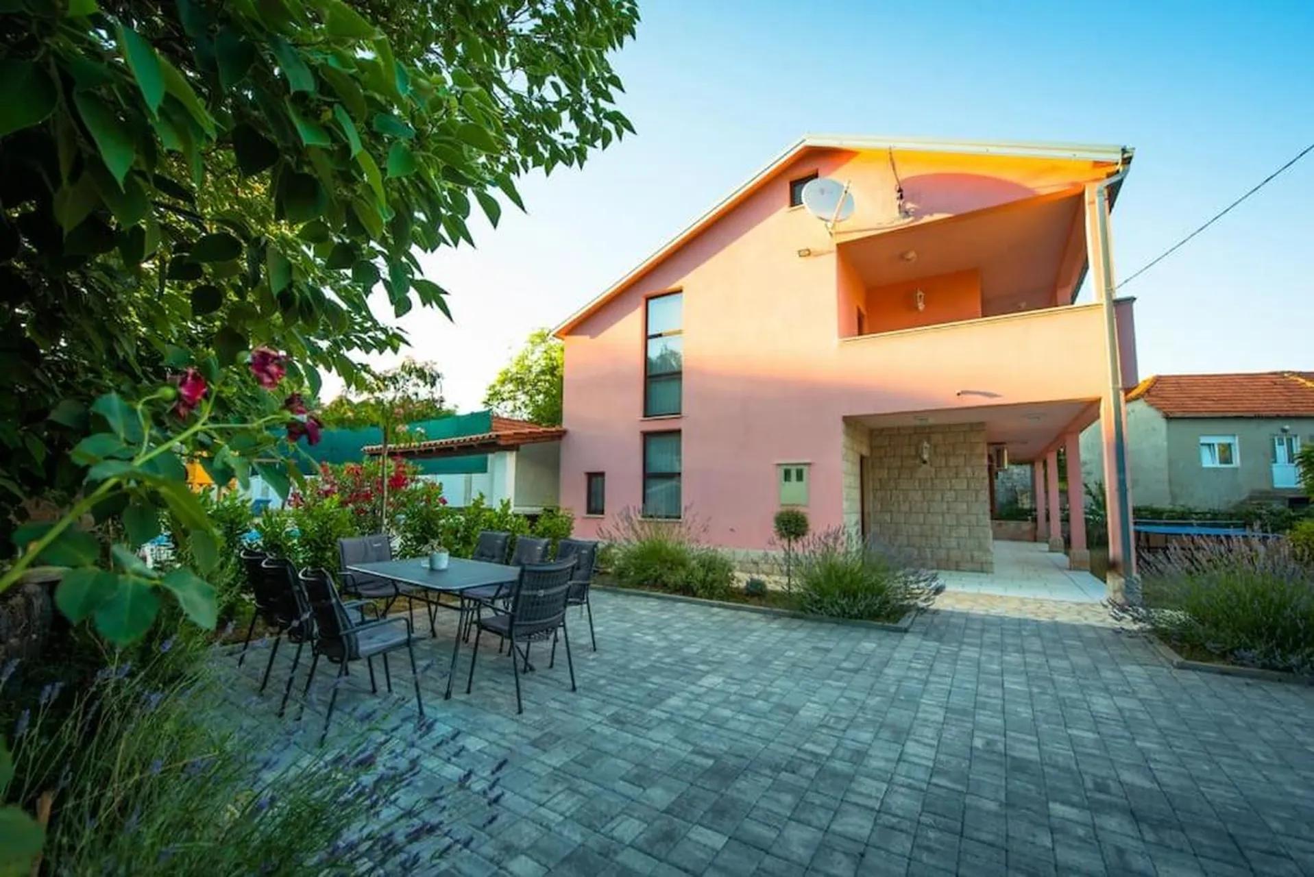 VILLA MILLA-Grubine photo