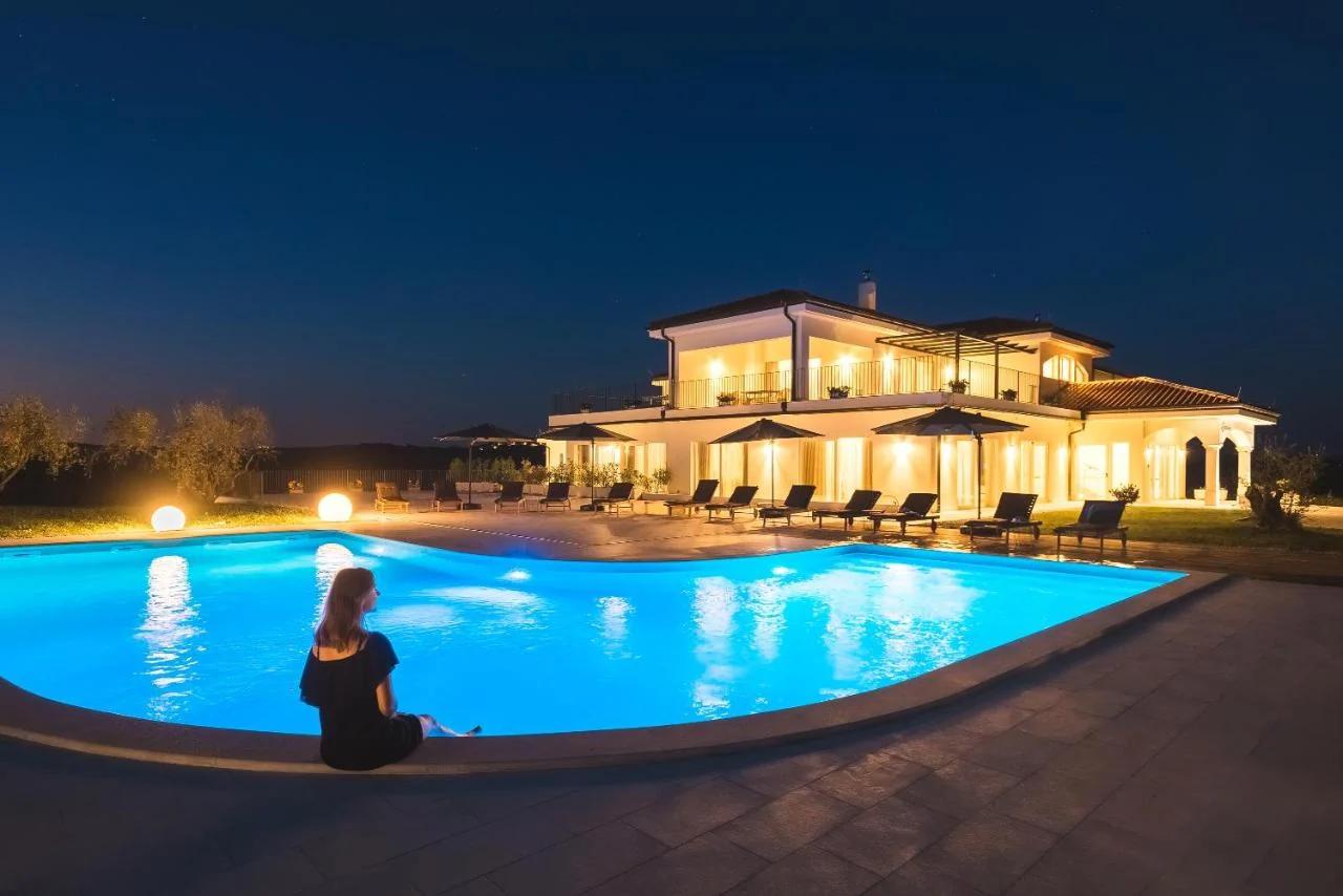 Wine Residence Cattunar photo