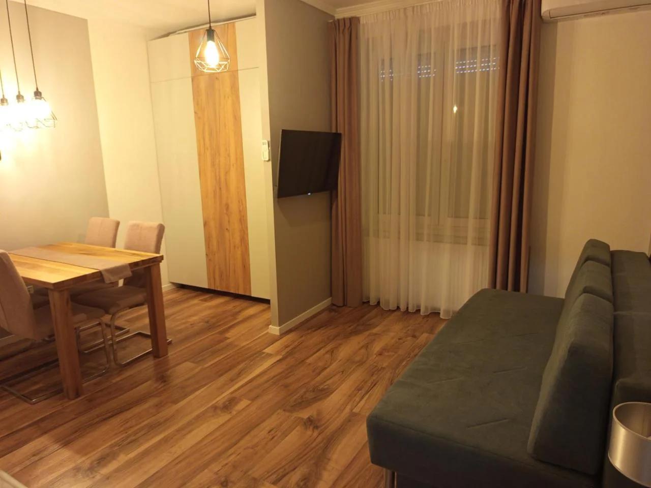 Ybl apartman photo