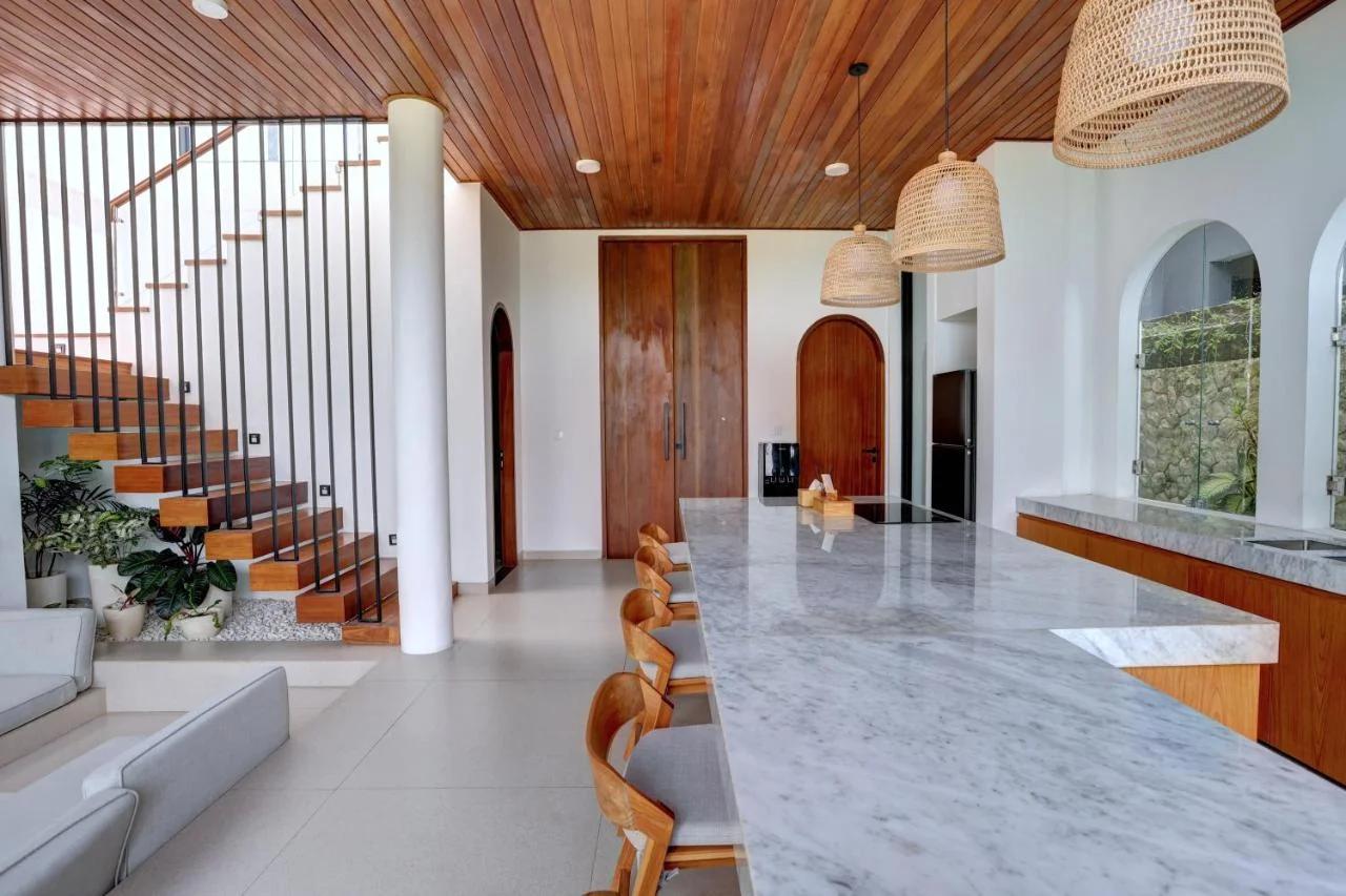 AB Villa Nyanyi photo
