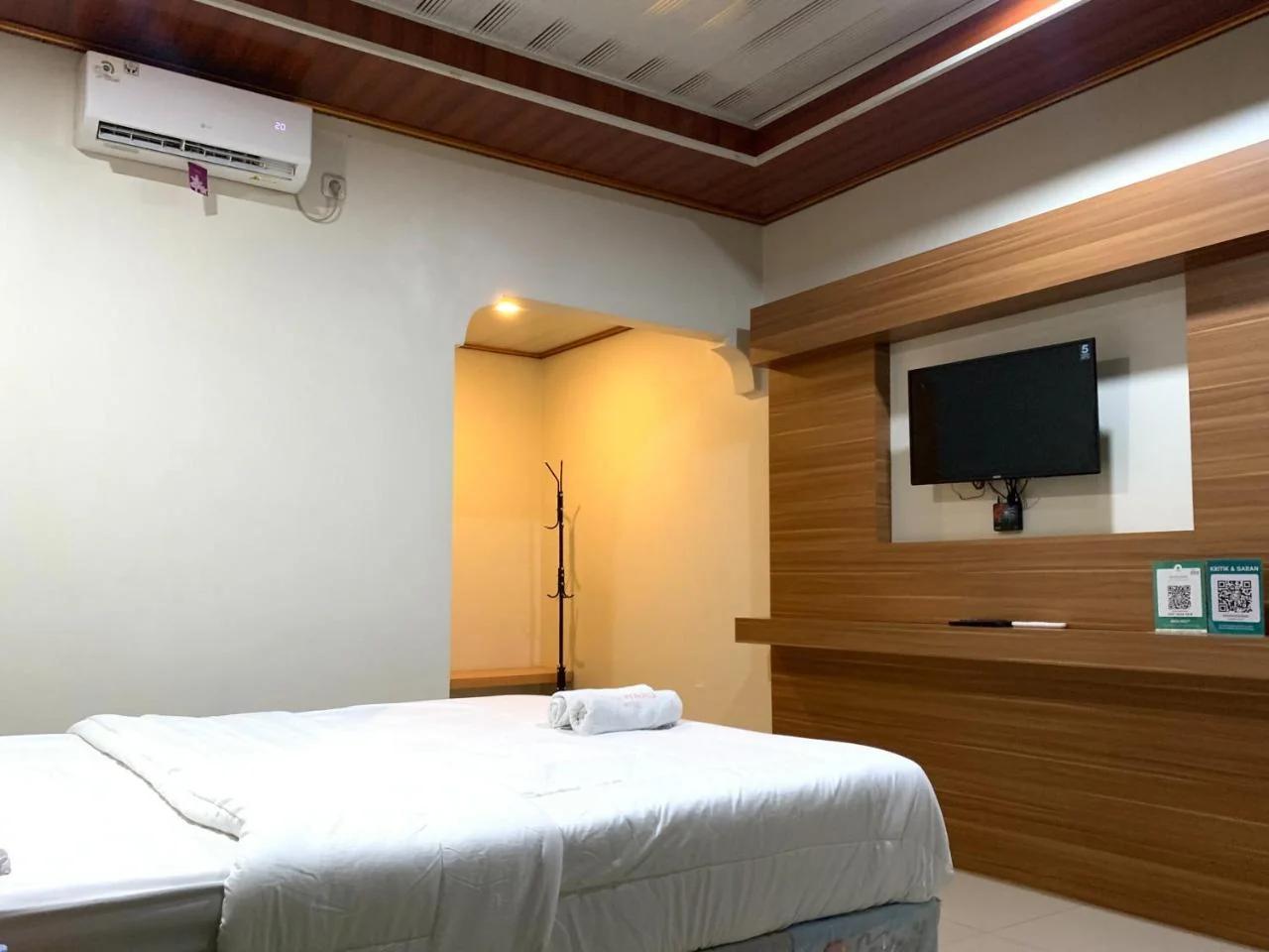 As Waru Hotel RedPartner photo
