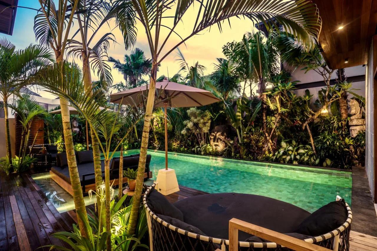 Luxury 6BR Villa, 400m to Canggu's Finns Beach