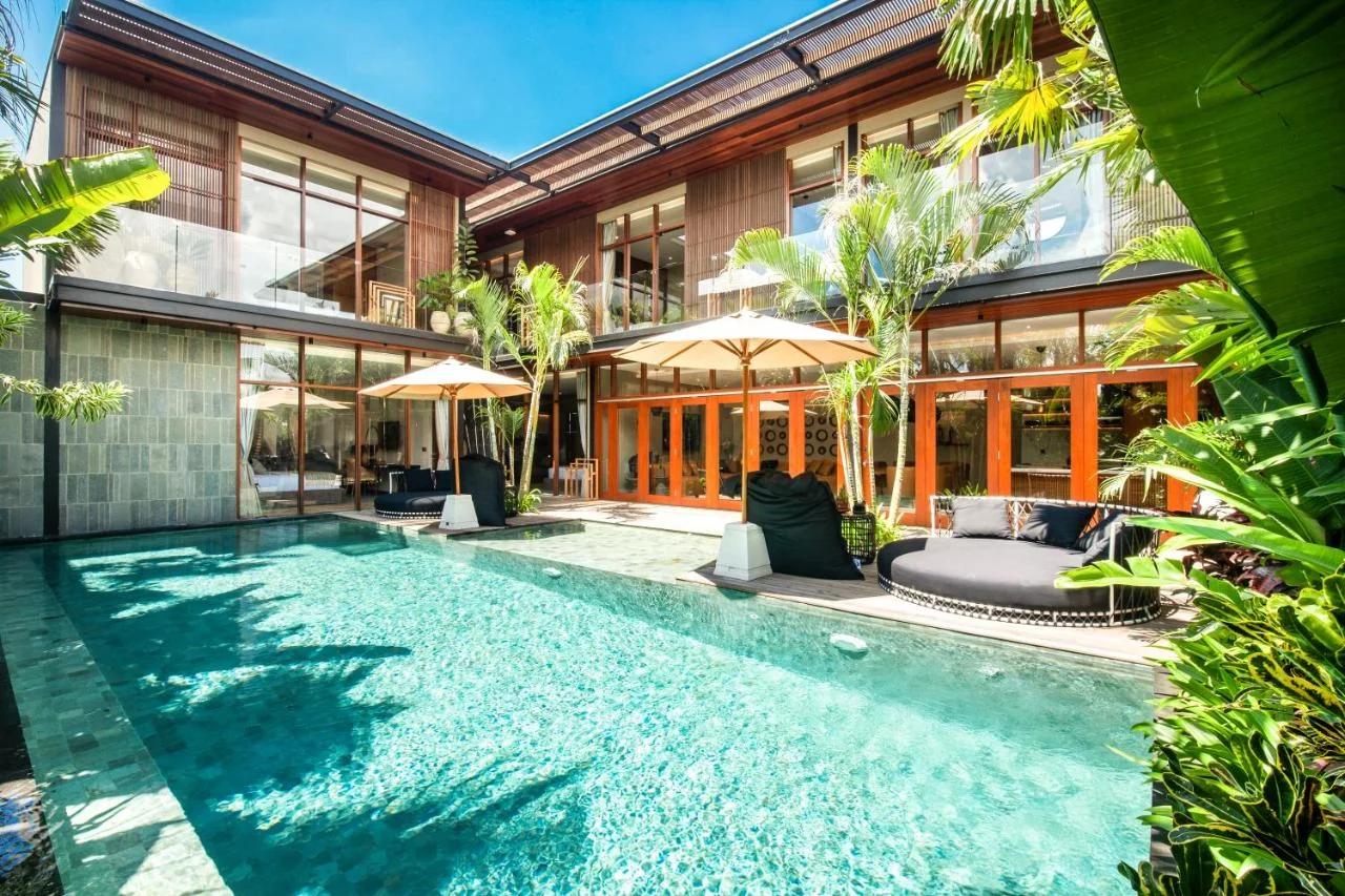 Luxury 6BR Villa, 400m to Canggu's Finns Beach photo