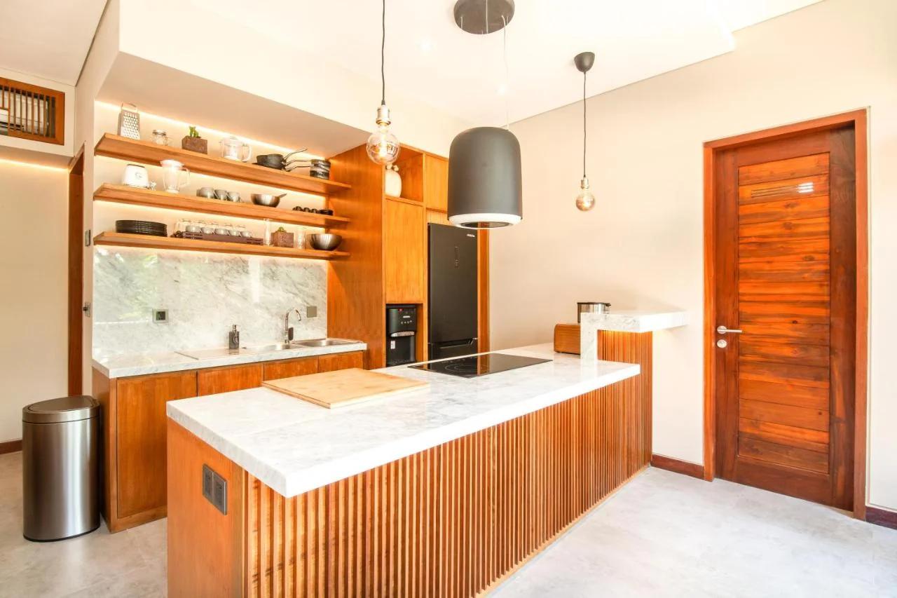 Luxury 6BR Villa, 400m to Canggu's Finns Beach photo