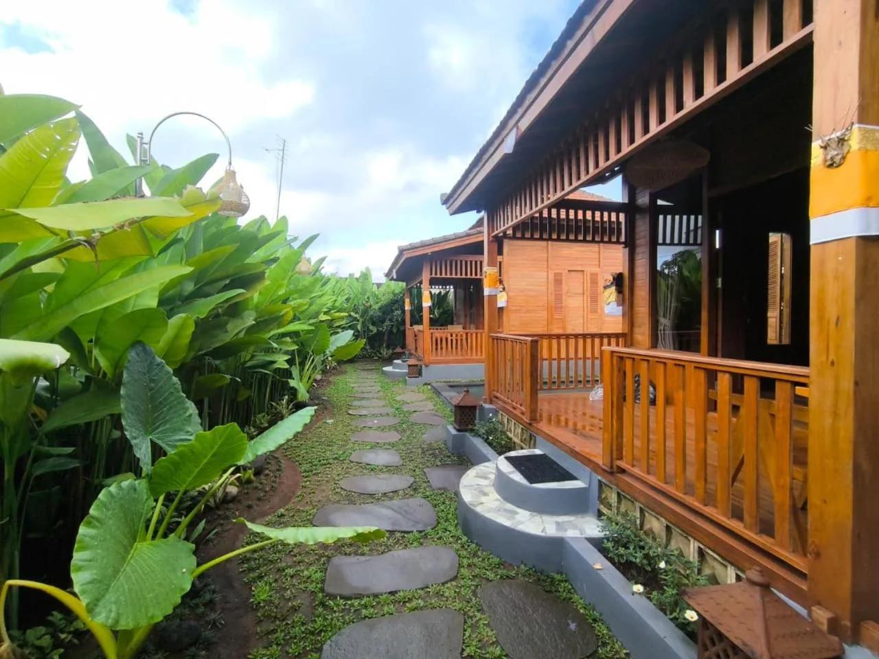 Nugraha house foto