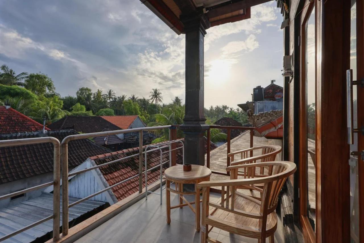 Rayes Guest House