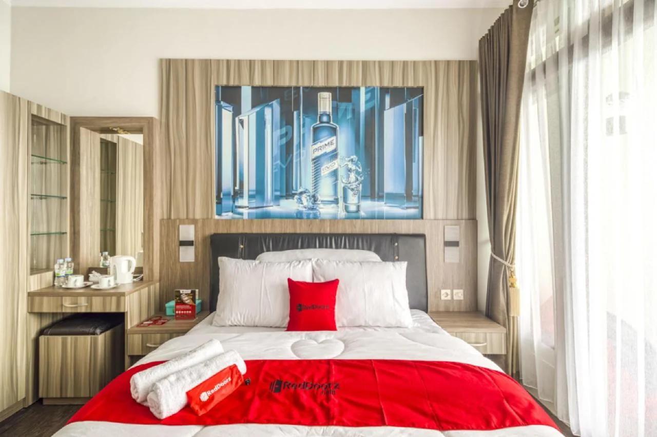 RedDoorz Plus near Gembira Loka Zoo 2