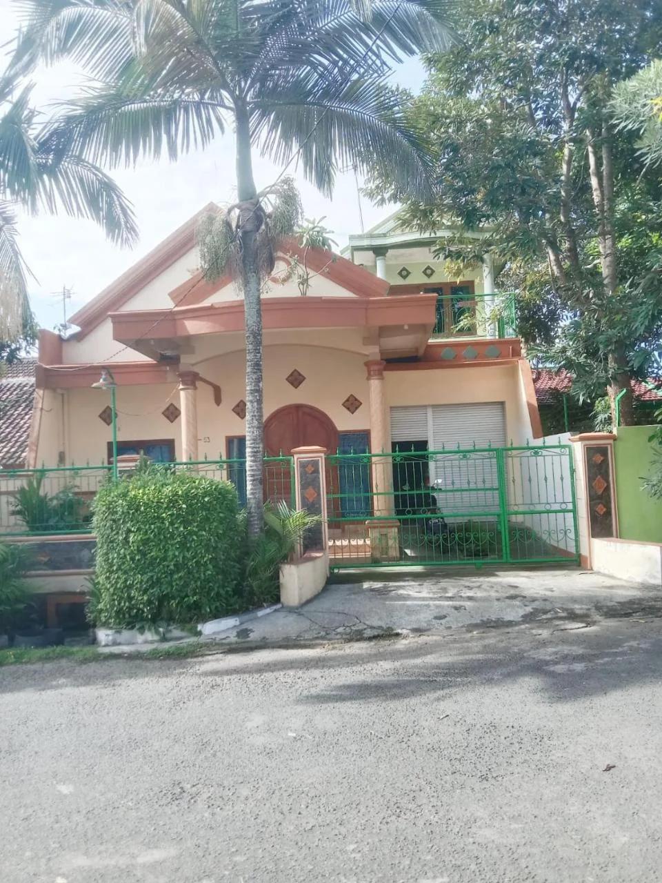 Thompson Guest House & Pet Hotel Banyuwangi