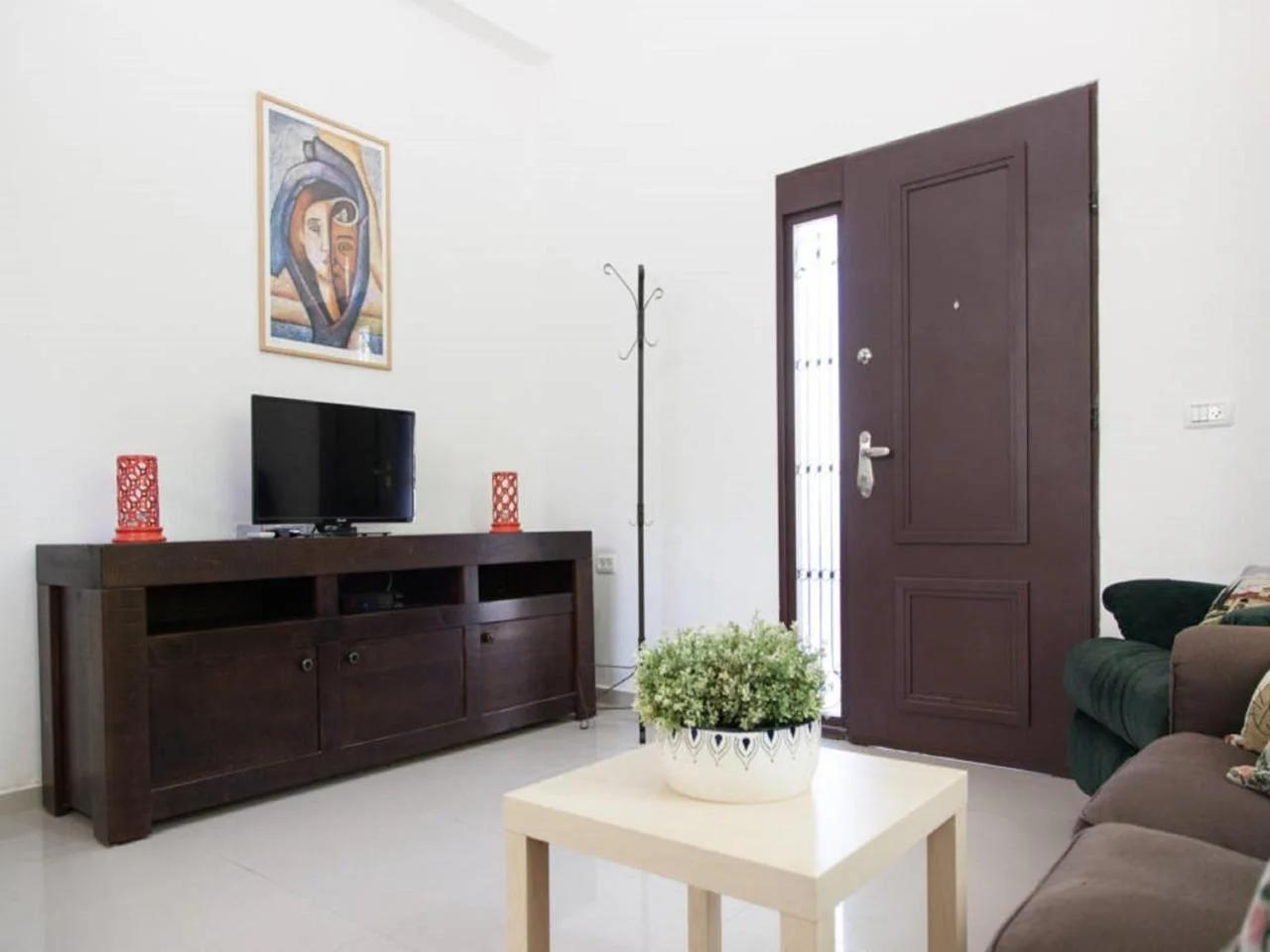 Alona's Apartments photo