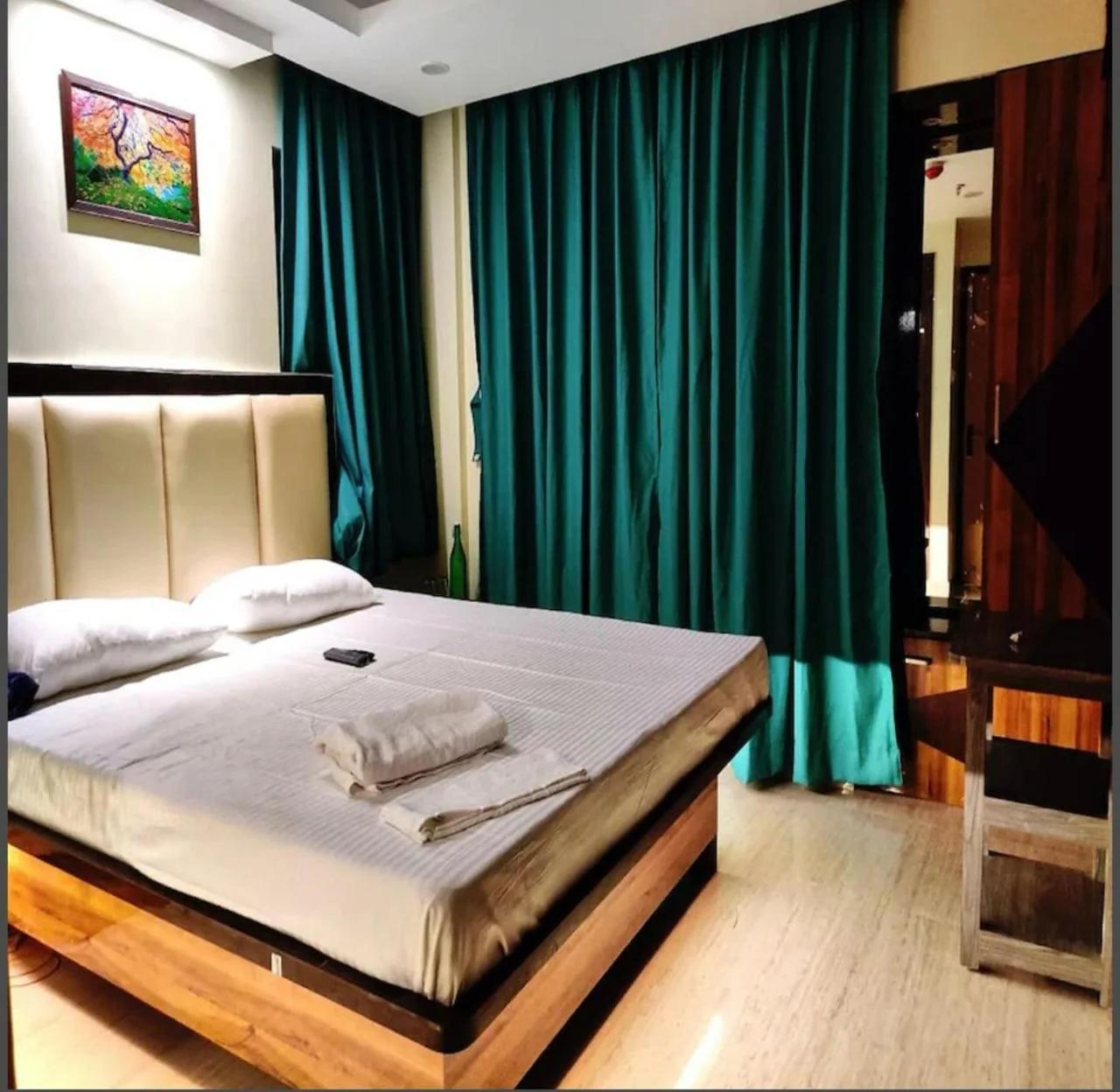 ankureet hotel