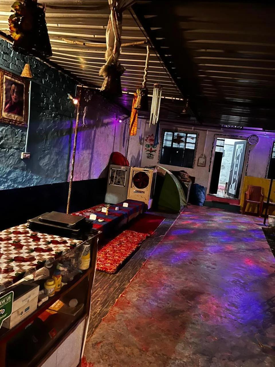 Baba hostel foto
