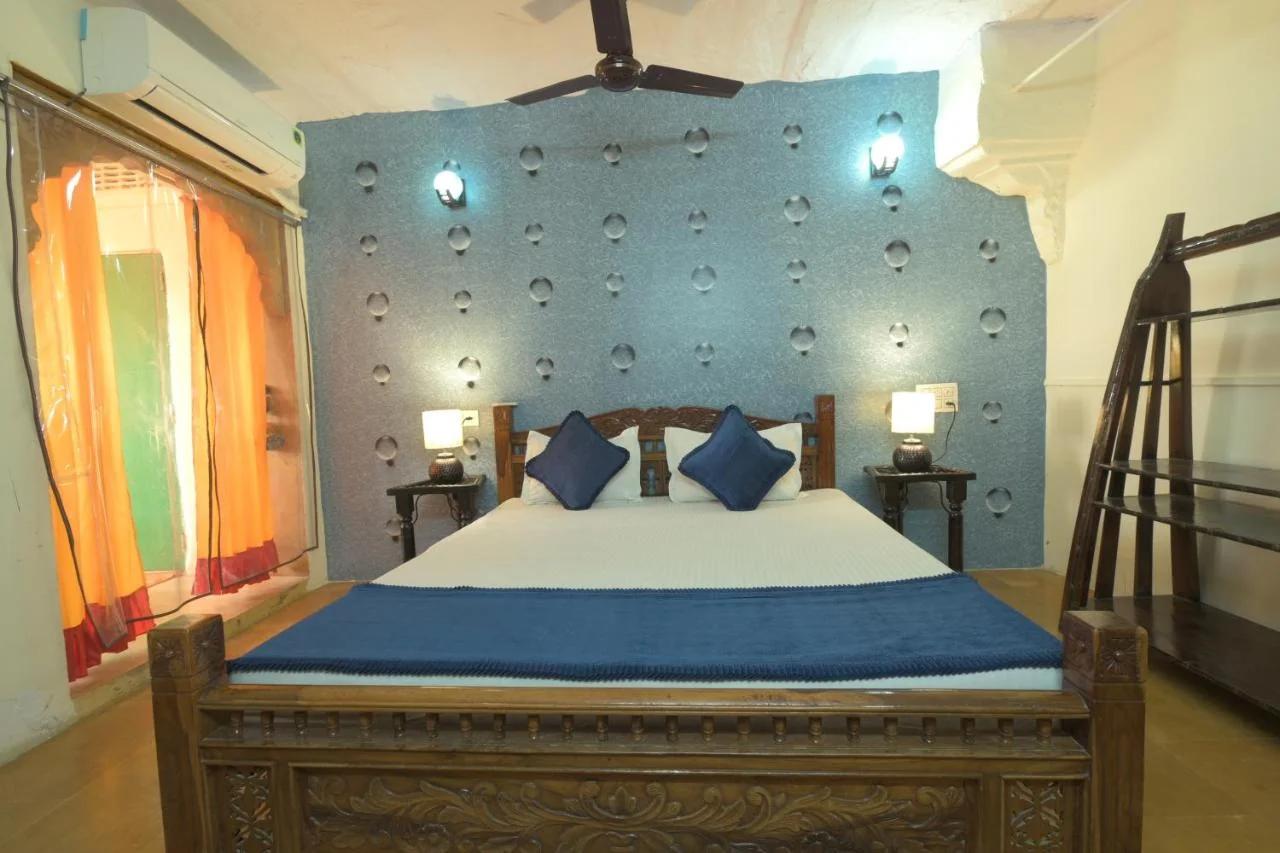 Deepak Hotel & Restaurant photo