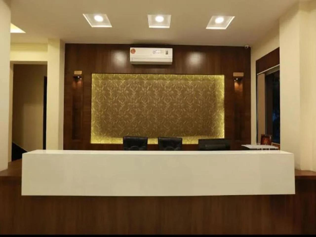 Hotel Anchal Villa By YB Hotel photo