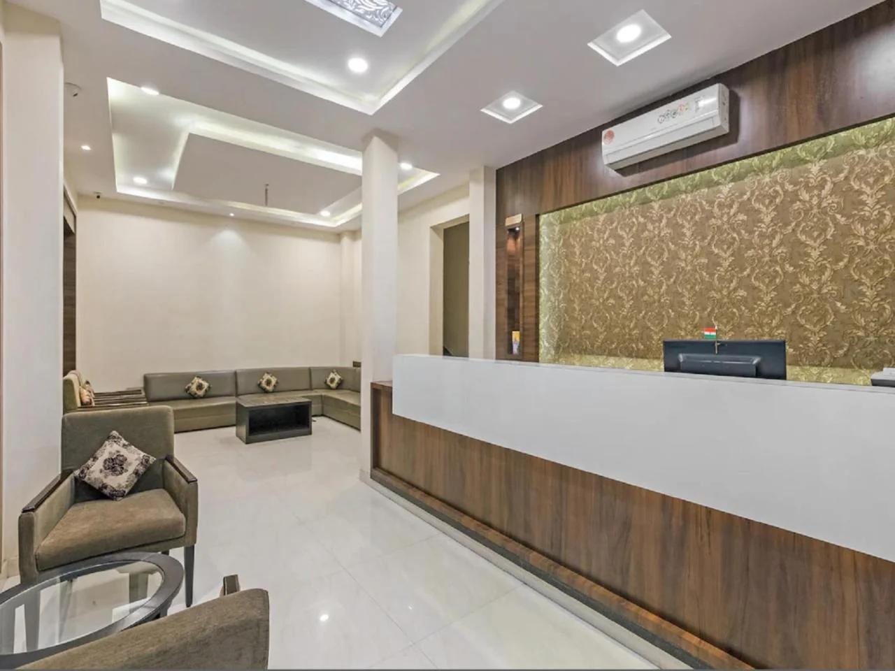Hotel Anchal Villa By YB Hotel photo