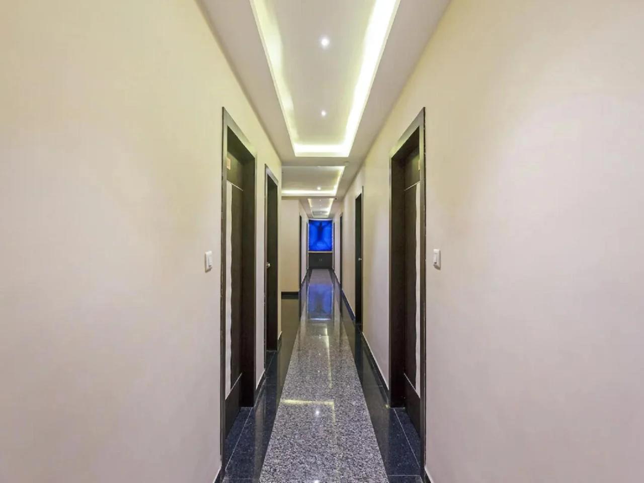 Hotel Anchal Villa By YB Hotel photo