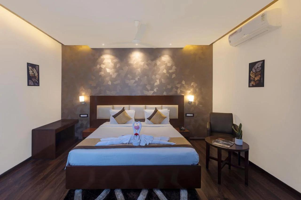 Hotel Hemaadri Grand photo