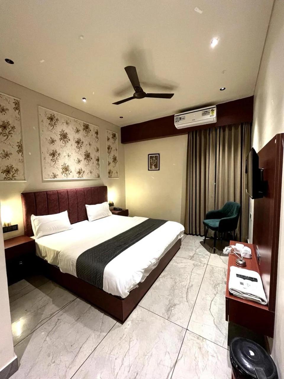 Hotel Maharaja 2 photo