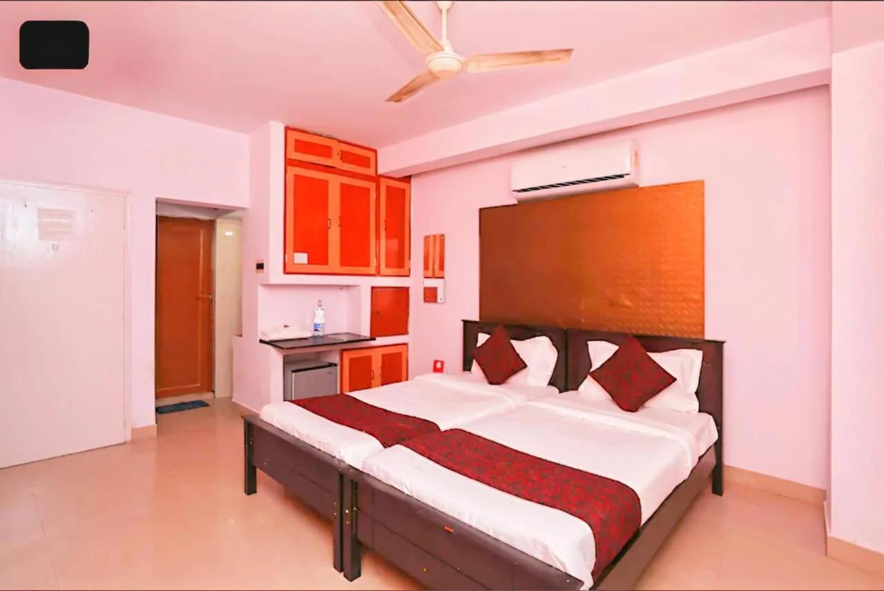 Megacity Inn photo