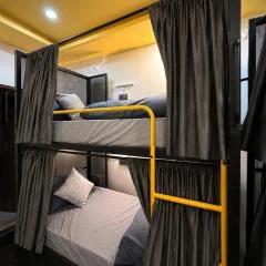 Raahgir LakeView Hostel photo