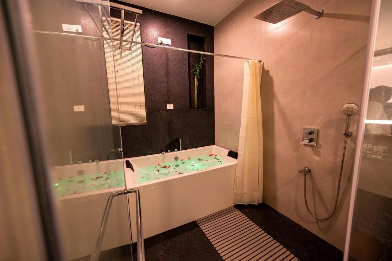 S R Luxury Stays photo