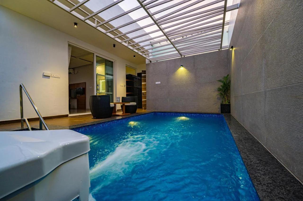 S R Luxury Stays photo