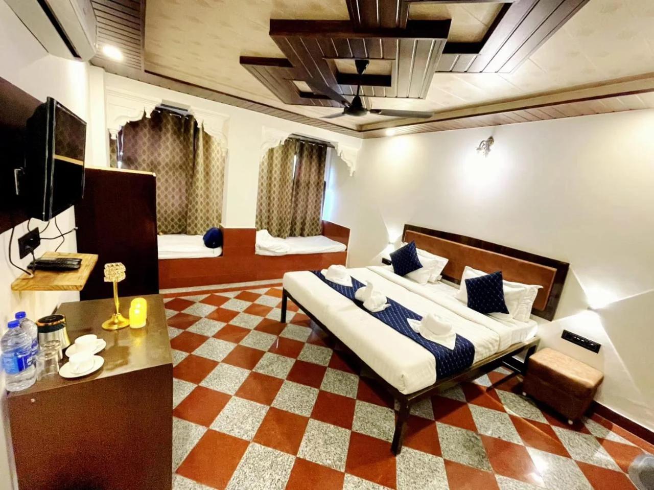 The Lake Haveli photo