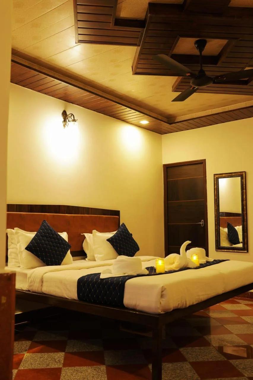 The Lake Haveli photo