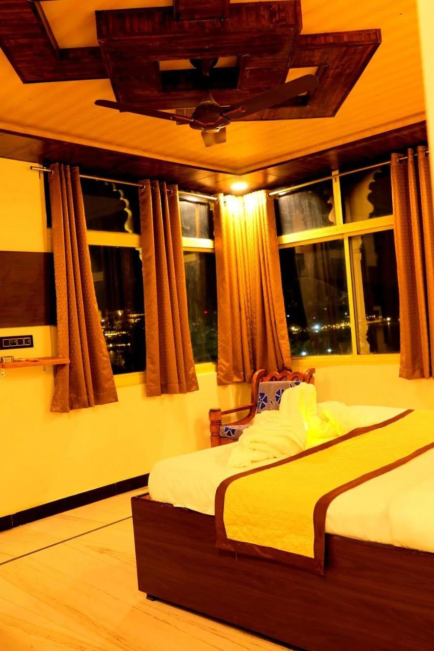 The Lake Haveli photo