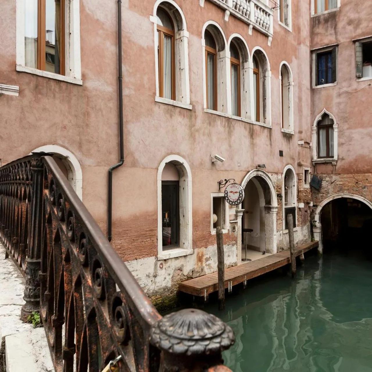 All’Angelo Art Hotel photo