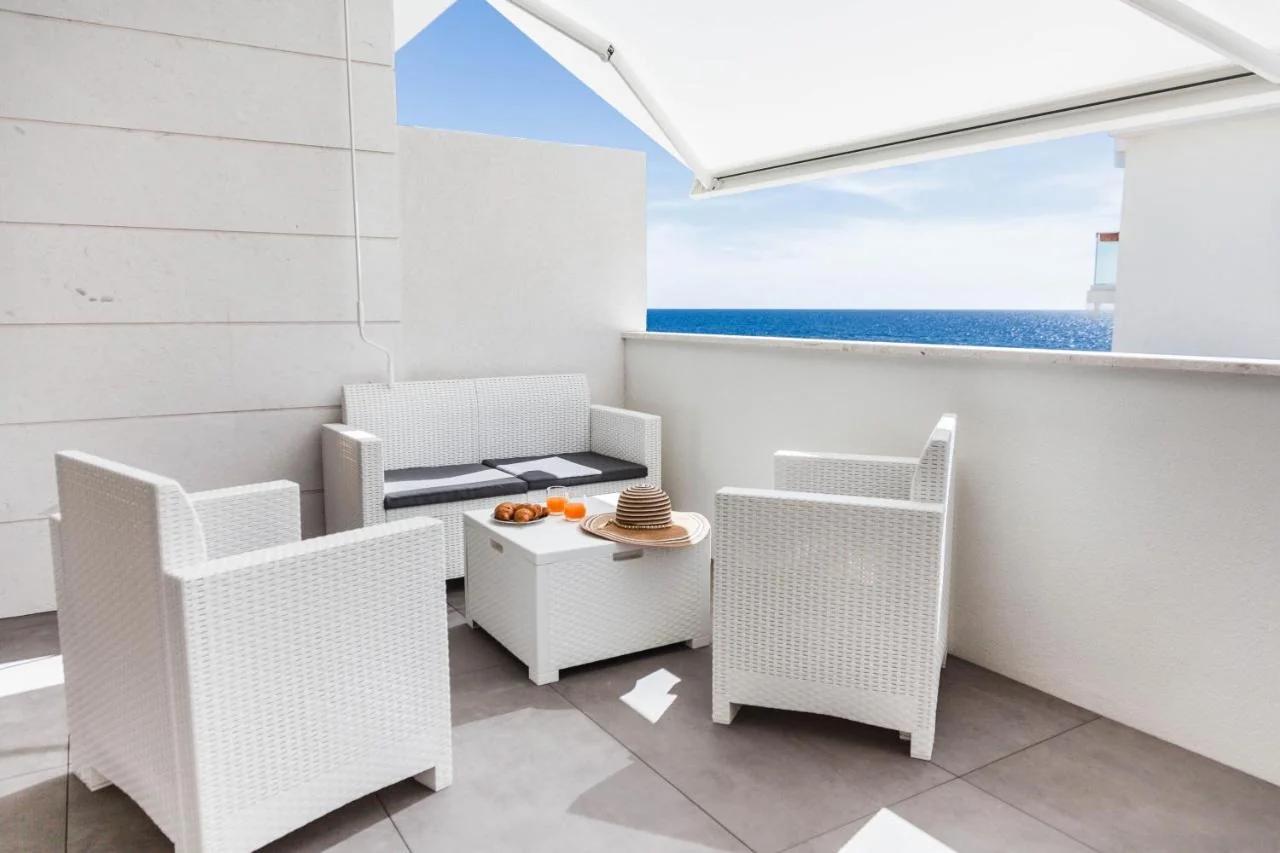 Calabona's promenade apartment foto