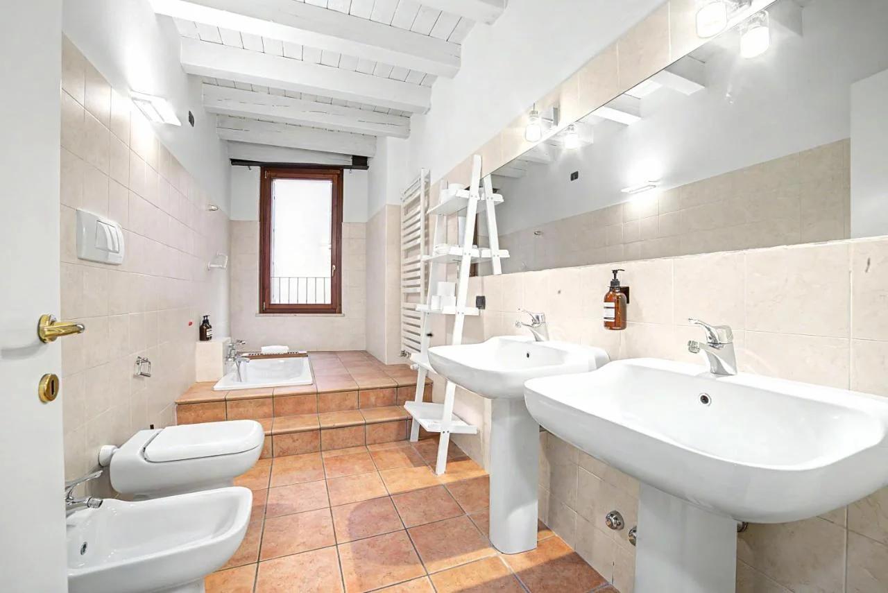 Carducci Central Chic Apartment- Verona photo