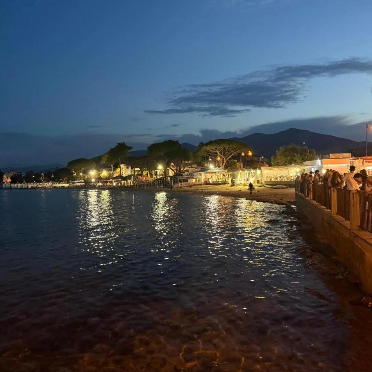Chiaro di luna holiday photo