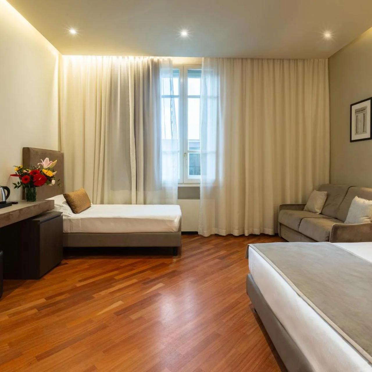 Hotel Embassy photo