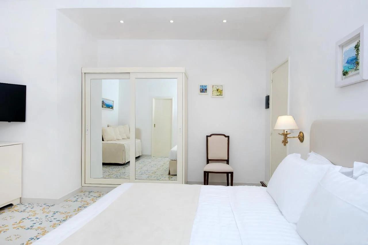 Hotel Syrene photo