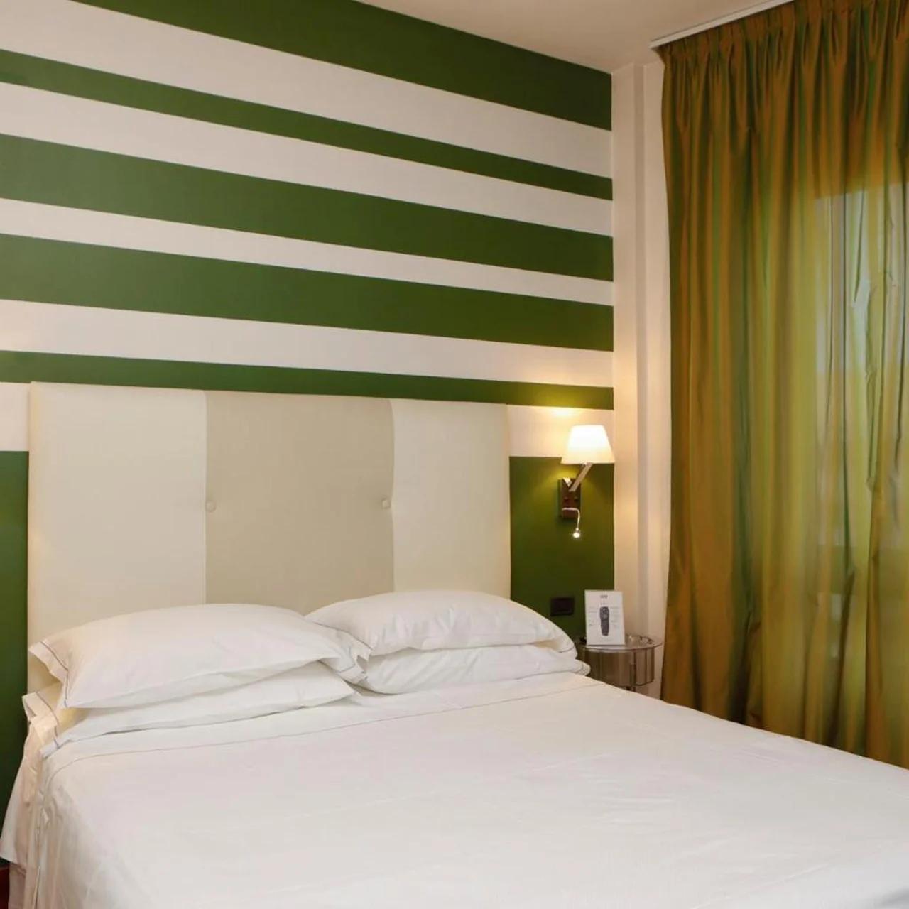 Hotel Lancaster photo